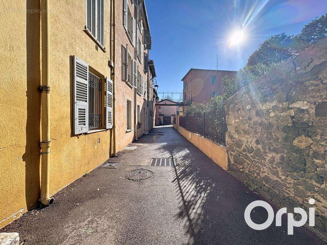 Appartement à VILLENEUVE-LOUBET