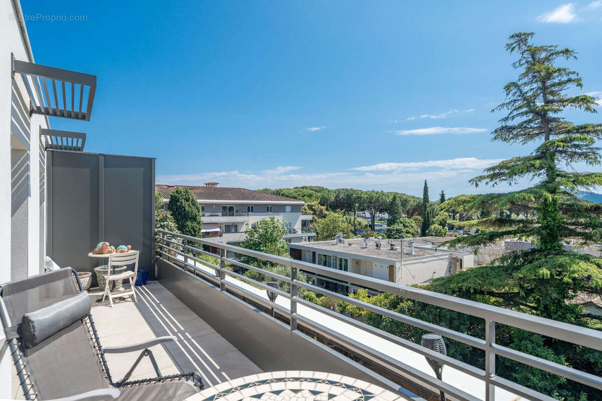 Appartement à MANDELIEU-LA-NAPOULE