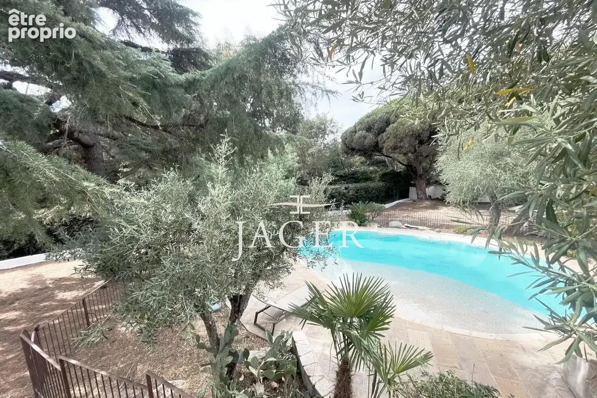 Maison 9 pièces 210 m² à vendre à Grimaud (83310) - photo 4