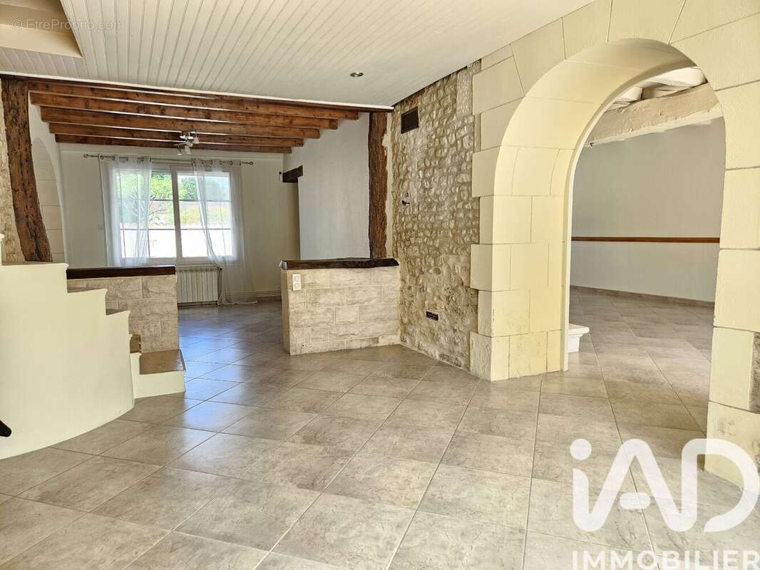 Maison 199 m² à Ars  - photo 4