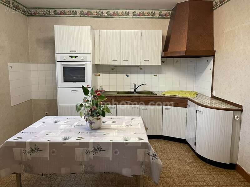 Maison à SAINT-JEAN-DE-LA-RUELLE