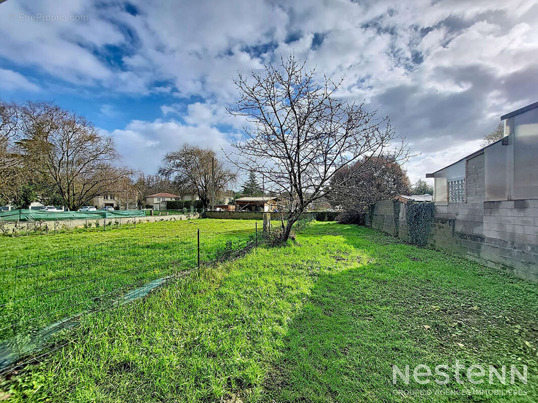 A Vendre Maison en pierre de 74 m² avec dépendance, terrasse et jardin au centre de Condom - photo 5