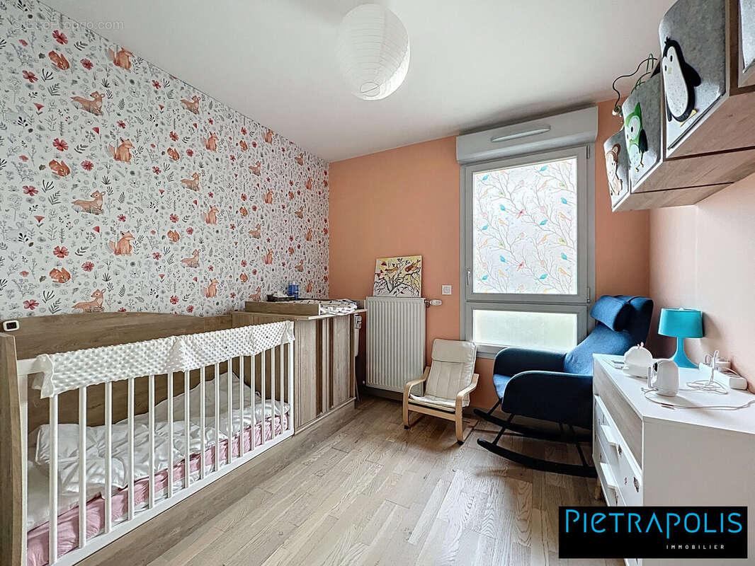 Appartement à PIERRE-BENITE
