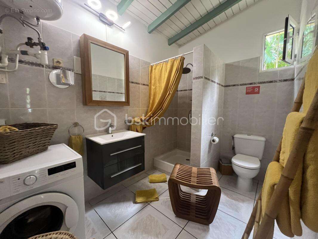 Commerce à SAINTE-ANNE