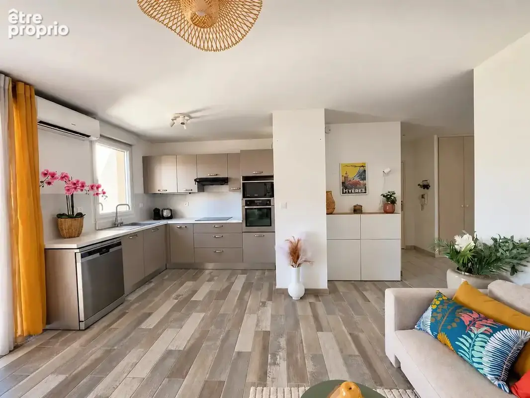 Hyères Costebelle – T3 de standing très calme, terrasse, parking – Garage 16 m² poss en supplément - photo 3