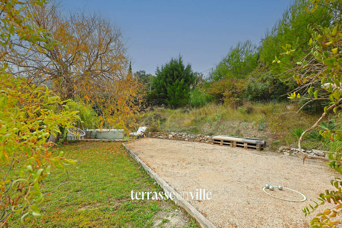 Maison à SIMIANE-COLLONGUE