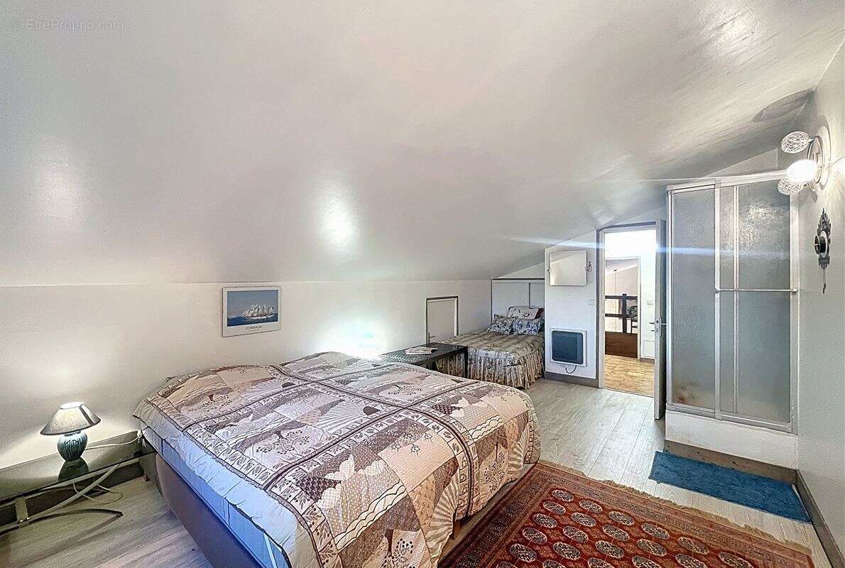 Maison à SAINT-LAURENT-DU-VAR