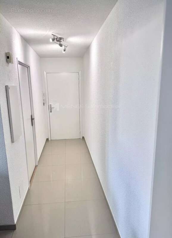 Appartement 2 pieces centre carnoles - photo 3