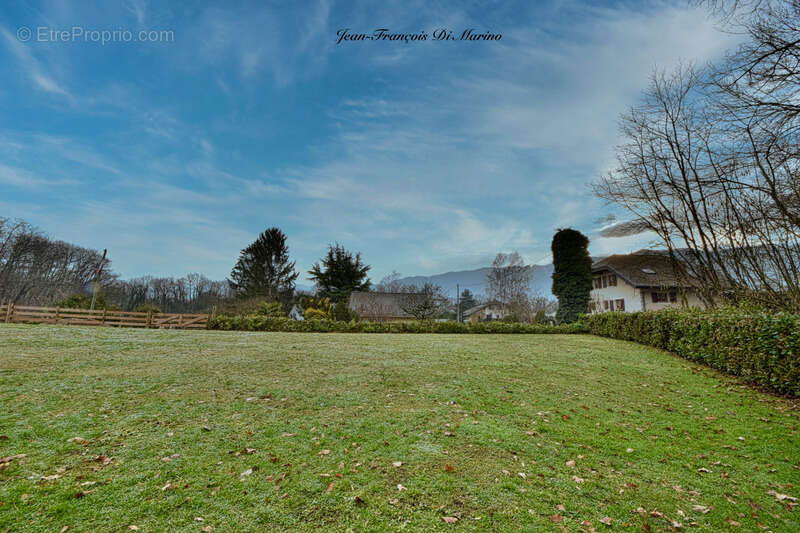 Terrain à PERRIGNIER