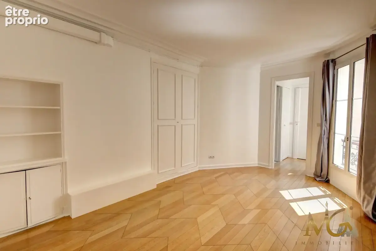 Appartement à PARIS-7E