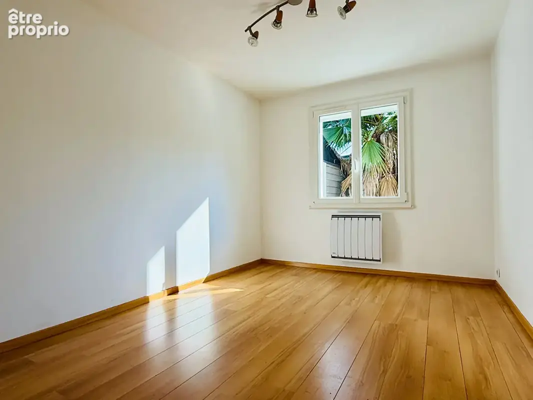 Maison familliale avec 1200 m2 de terrain - photo 7