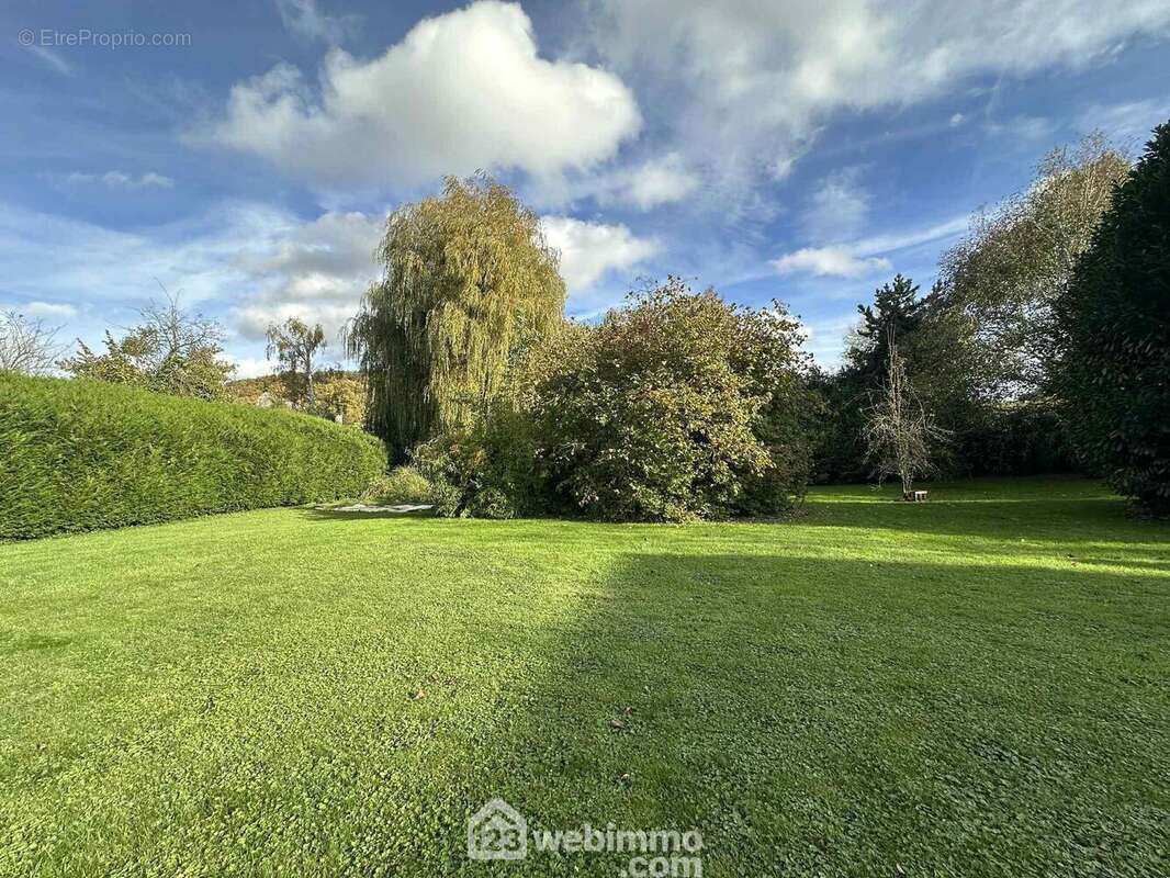 Arboré de 3502 m² - Maison à ORGEVAL