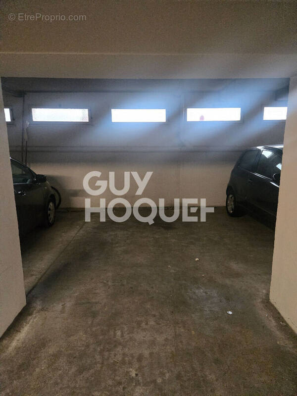 Parking à SAINT-JEAN-DE-LUZ