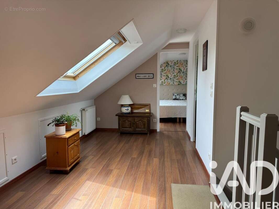 Maison 116 m² à Murs-Erigne  - photo 9