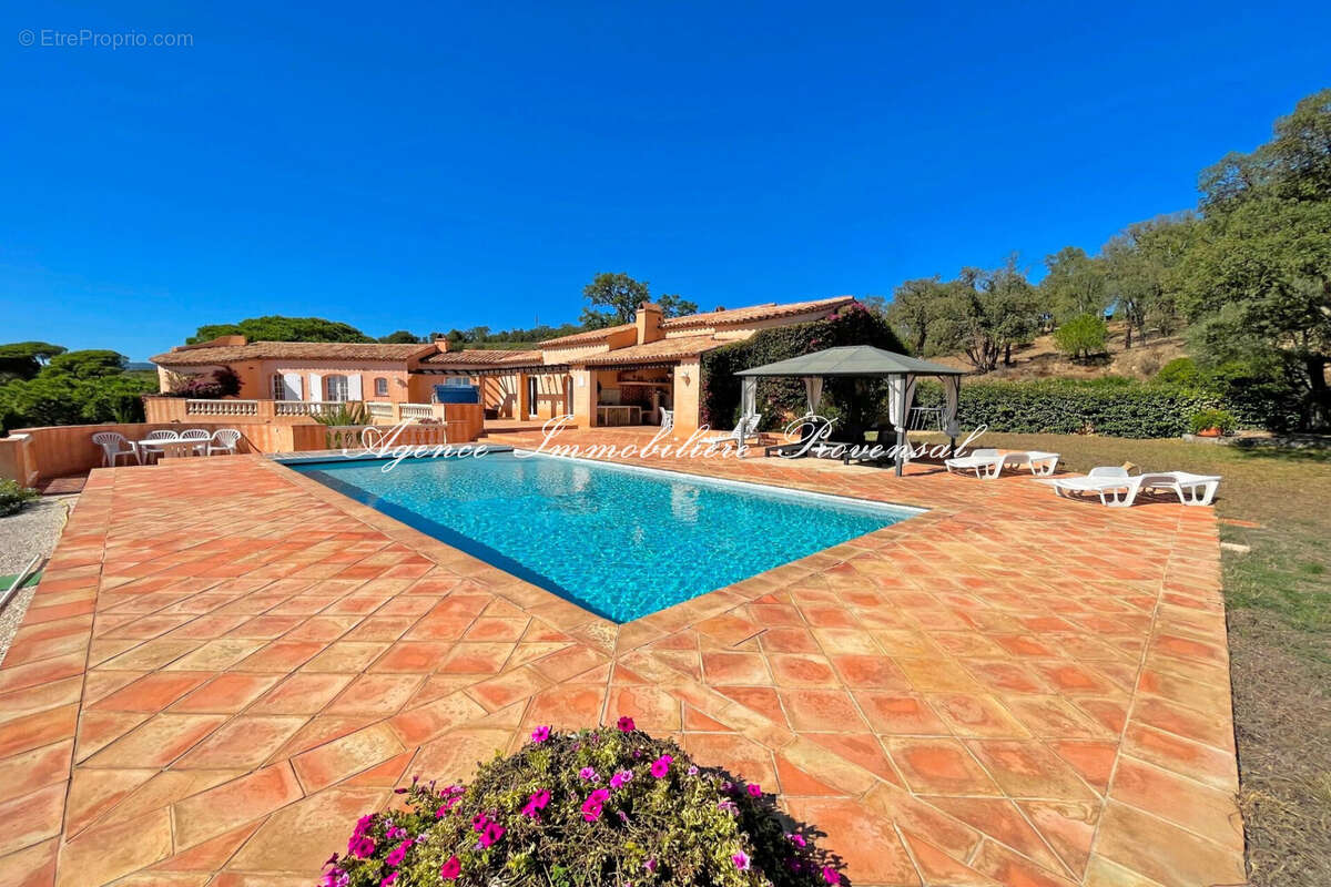 Maison 370 m² à Sainte-Maxime  - photo 2