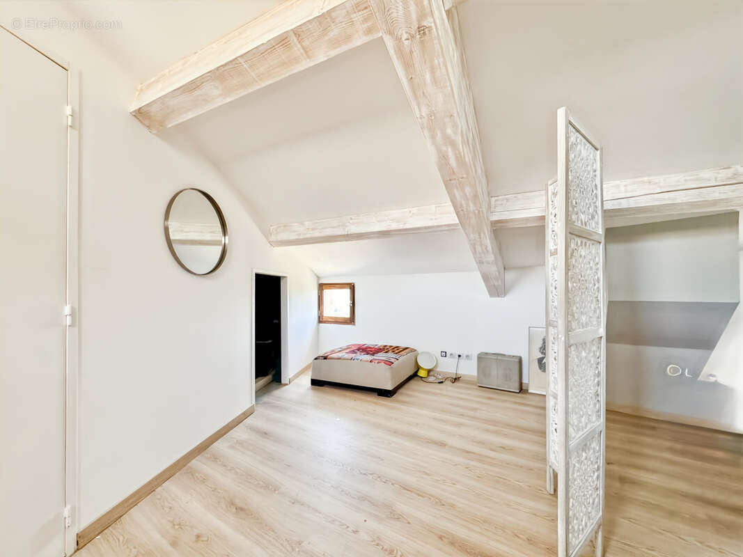Maison à VENTABREN