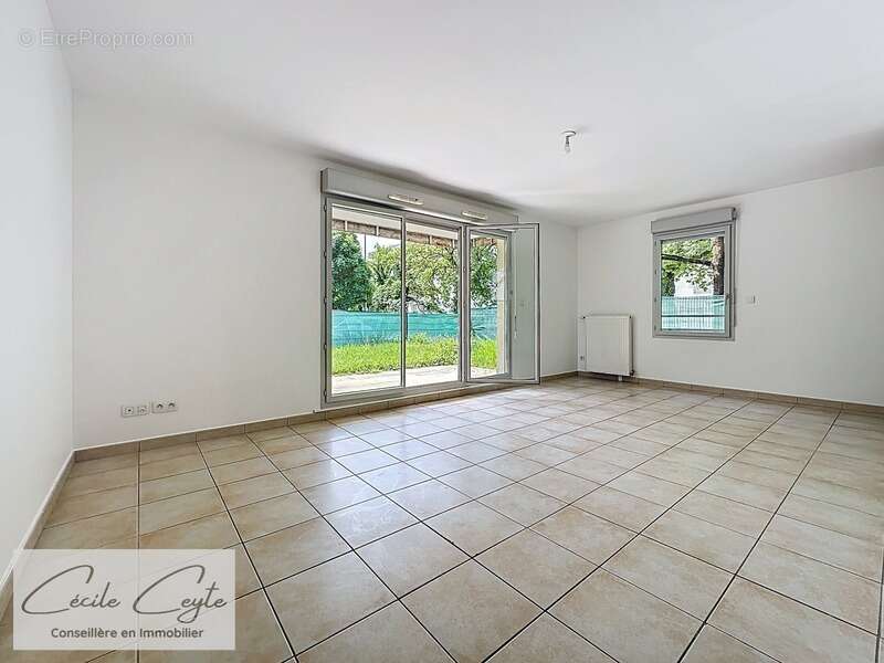 Appartement à MEYLAN
