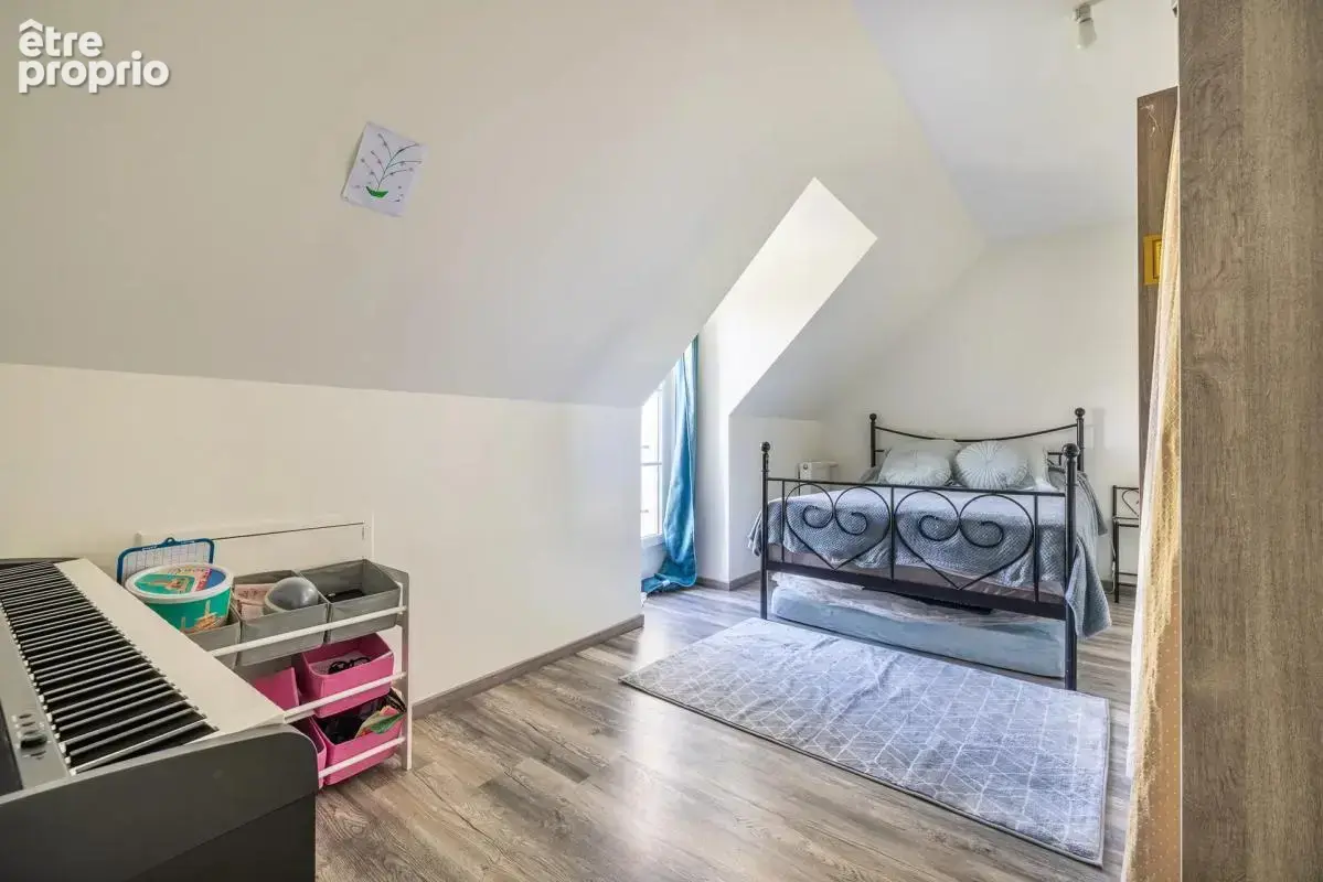 Maison de 6 pièces de 130 m² à Corbeil-Essonnes - photo 7