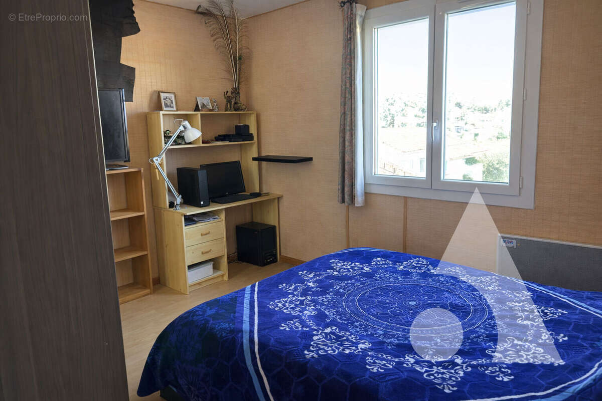 Maison à LE MUY