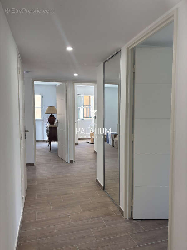 Appartement à GRIMAUD