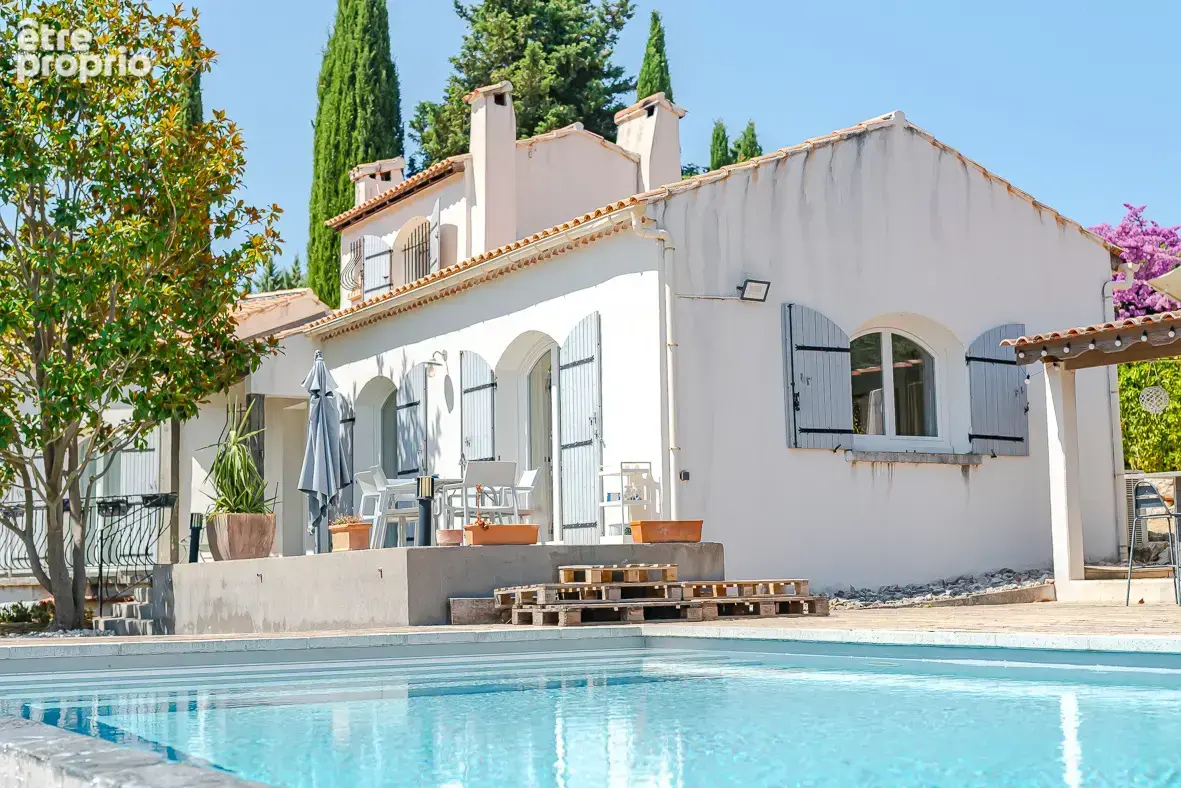 Roquefort-la-Bédoule   Maison de plain-pied sur un terrain de 2 832 m2 avec piscine et dépendances - photo 3