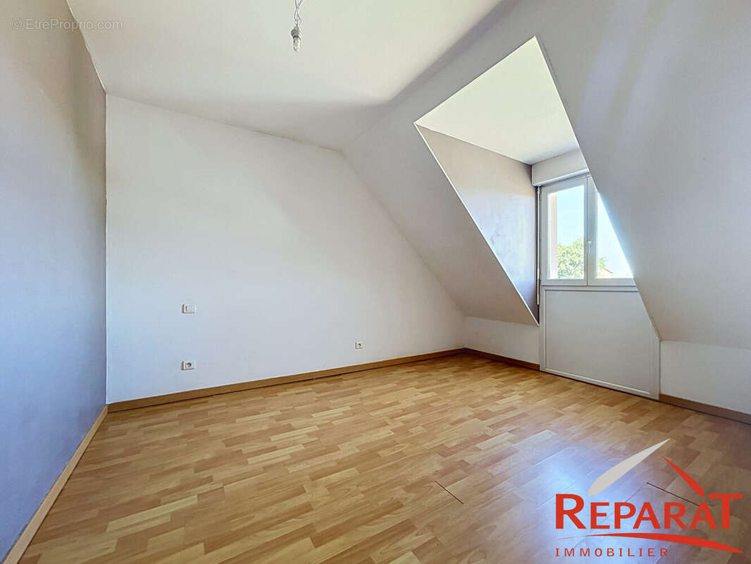 Maison 95 m² à Saint-Pantaleon-De-Larche  - photo 5