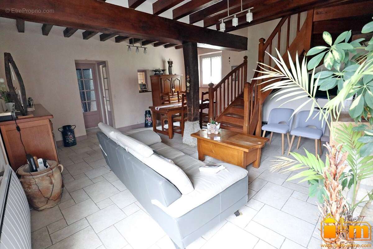 Maison à MEREVILLE