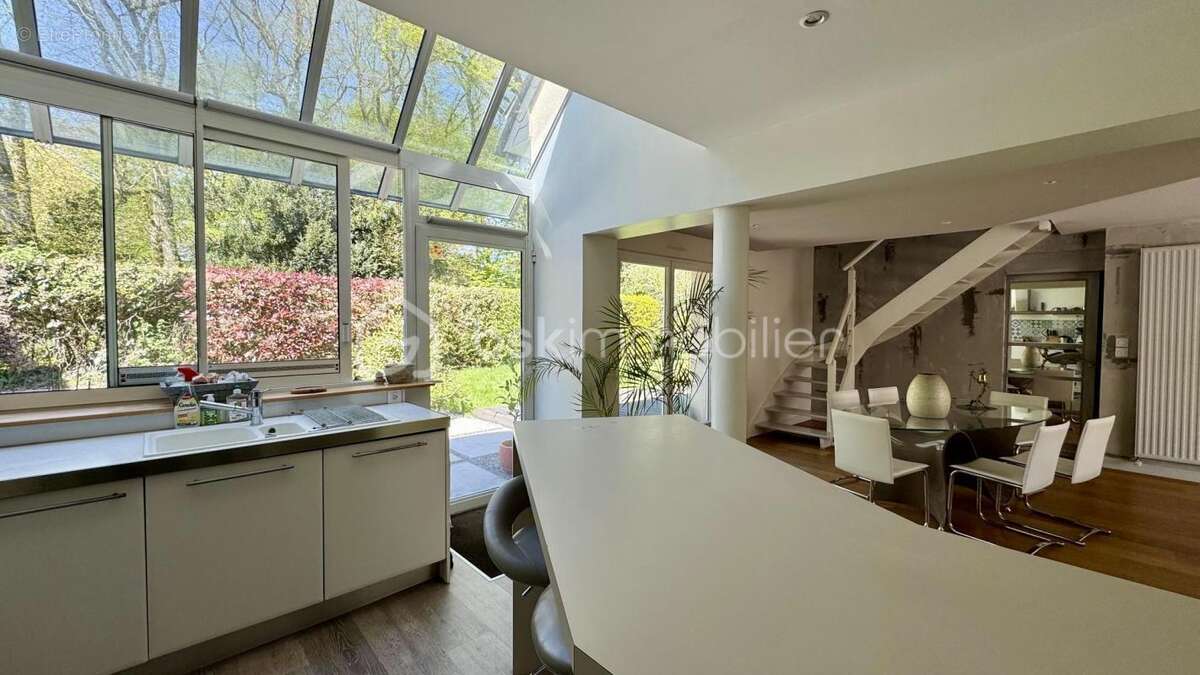 Très belle maison contemporaine familiale - 8 pièces - 175m2 - avec jardin – PACÉ - photo 9