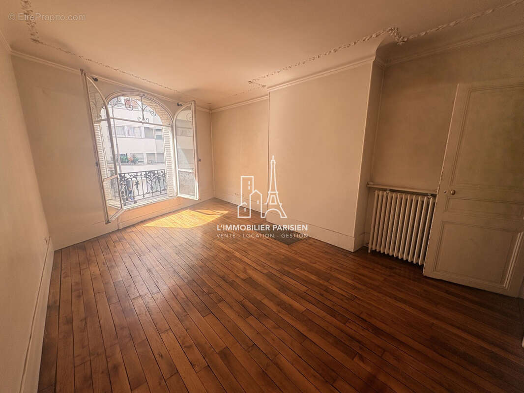 Appartement 45 m² à Paris-18e  - photo 4