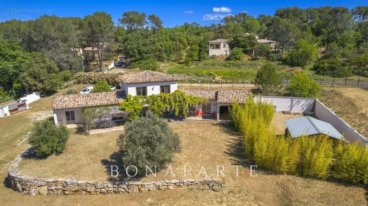 Lorgues - villa de maçon, traditionnelle, de 230m² habitables, sur un terrain de 4297m² + piscine - photo 5