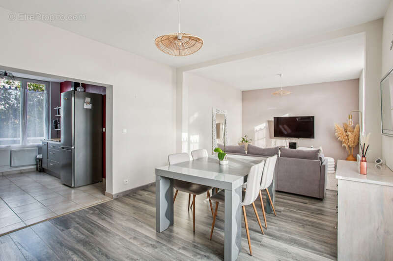 Appartement à MORIGNY-CHAMPIGNY