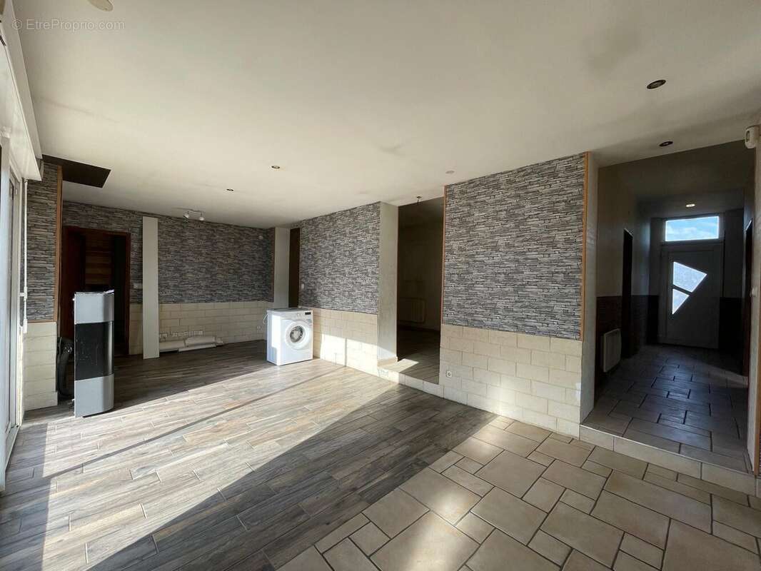 Maison 138 m² à Hattencourt  - photo 3