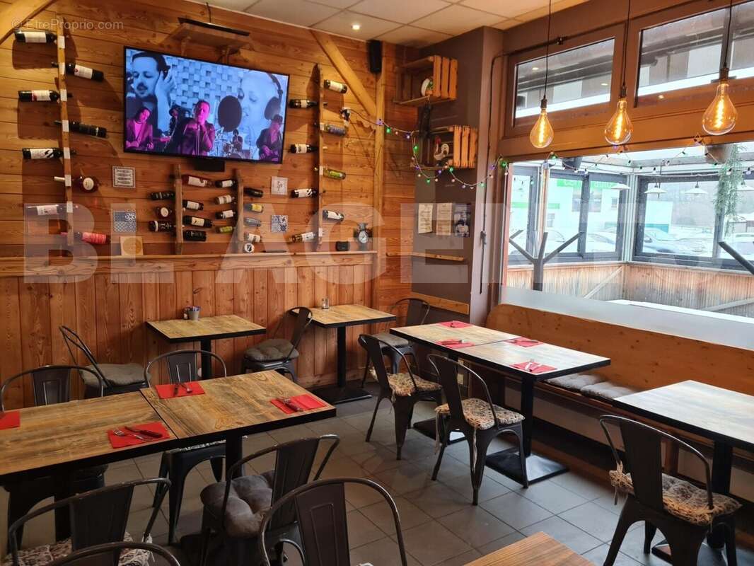 g (1) - Commerce à BRIANCON