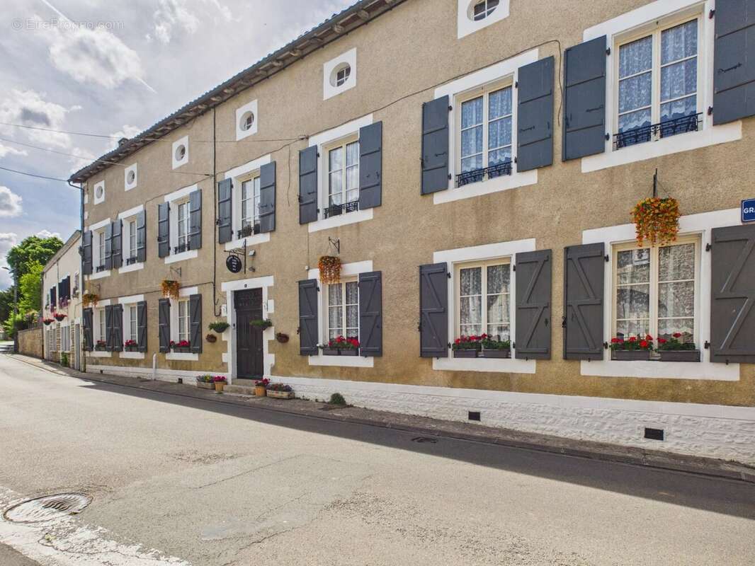 Maison à CHAMPAGNE-MOUTON