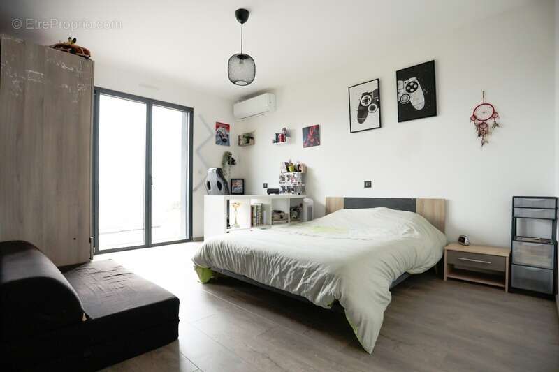 Maison 5 pièces - 137 m² - SAINT MAURICE (63270) - 405 000 euros - photo 11