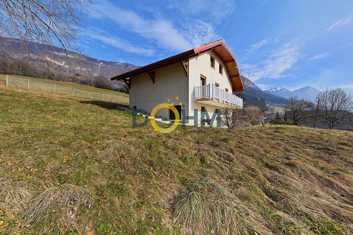 Maison à THOIRY