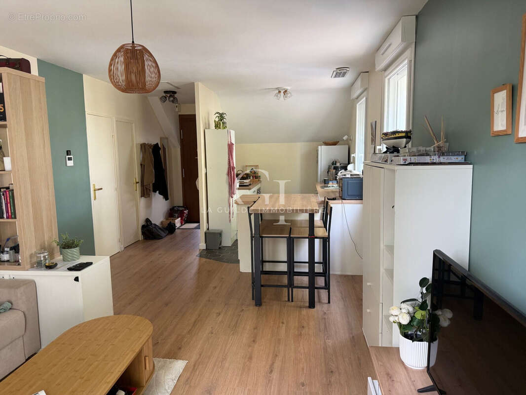Appartement à LES PONTS-DE-CE