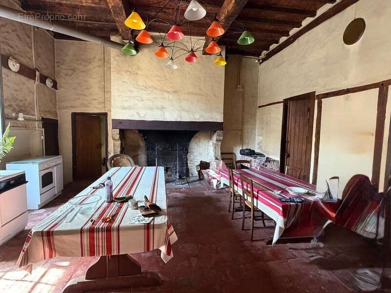 Gers(32), TRES BEAU CHATEAU DE FAMILLE 45HA avec dependances, un peu caché, en position dominante, une belle histoire - photo 53