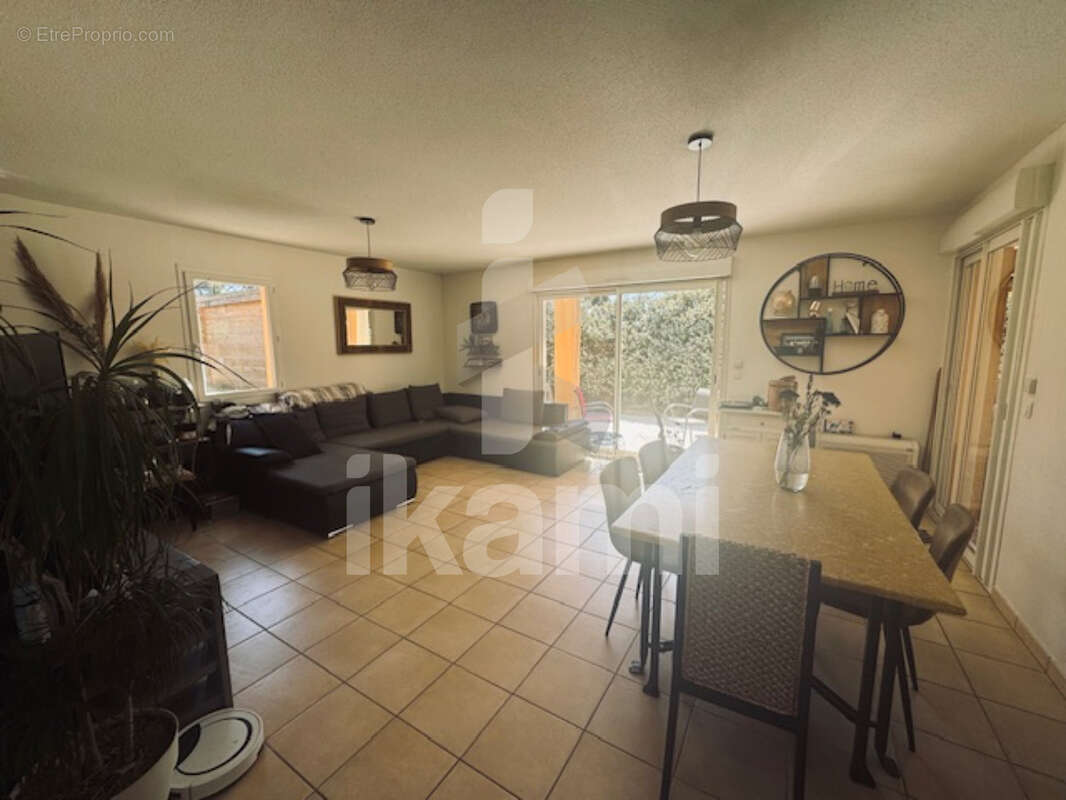 Maison à ROQUEBRUNE-SUR-ARGENS