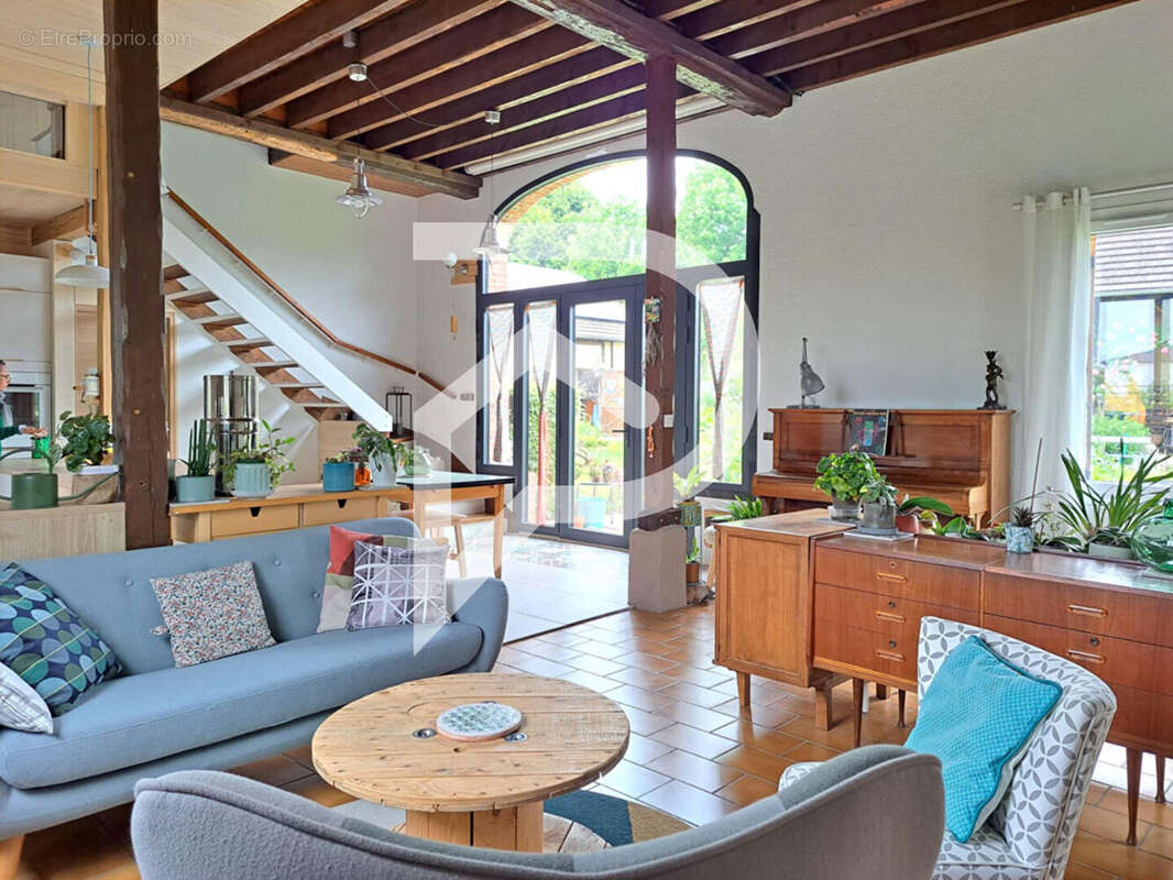 Maison à MILLY-SUR-THERAIN