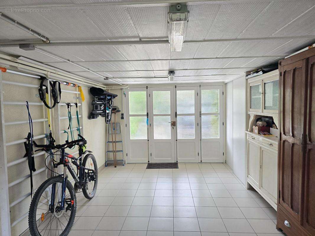 Maison individuelle avec 4 chambres, véranda et magnifique jardin - 175 M2 utiles - photo 16