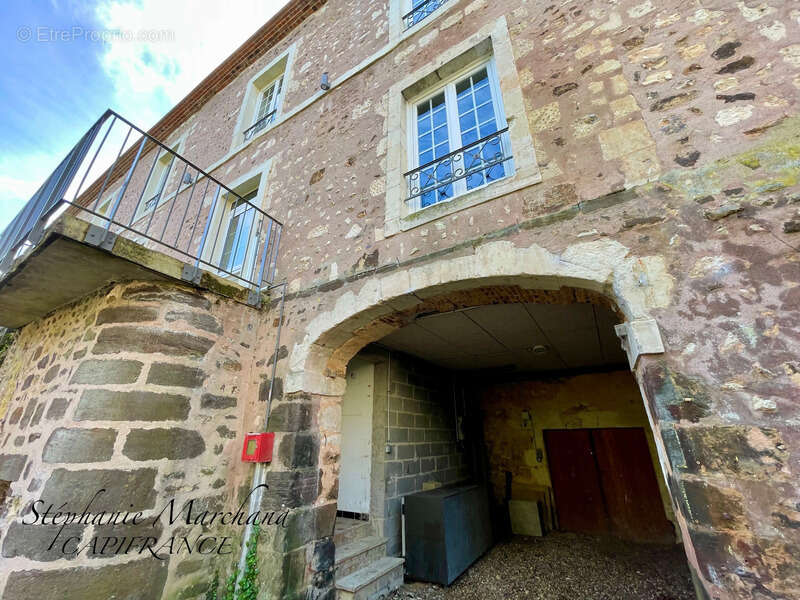 Maison à THIRON-GARDAIS