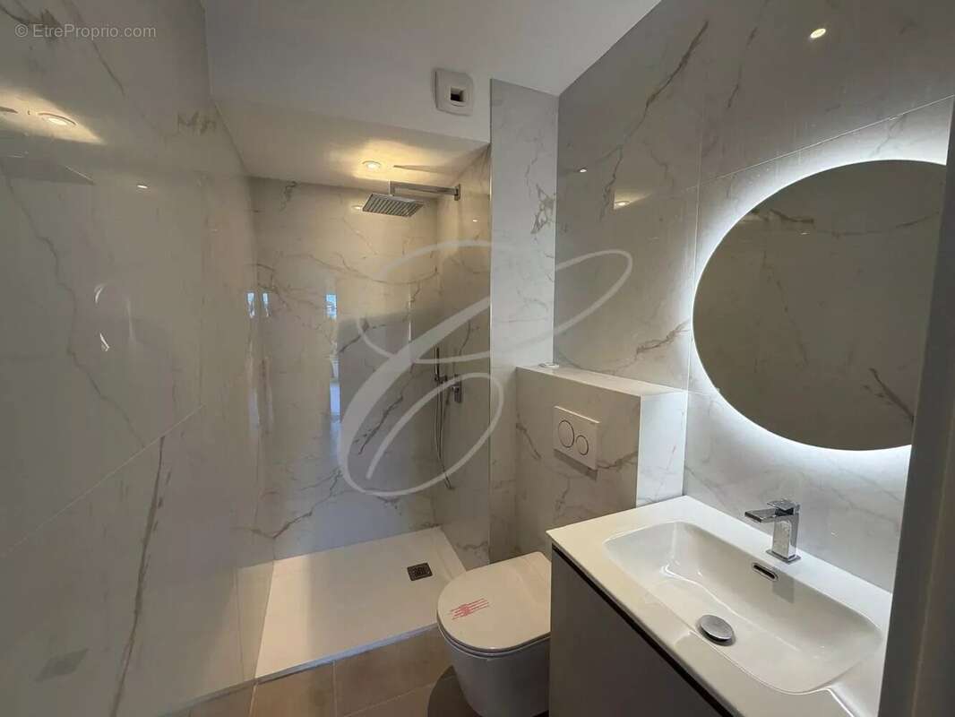 Appartement à ROQUEBRUNE-CAP-MARTIN