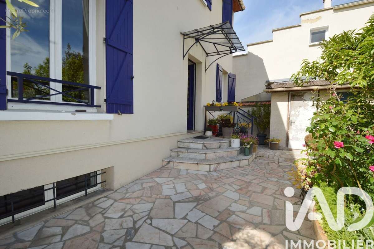 Photo 3 - Maison à SAINT-MAUR-DES-FOSSES