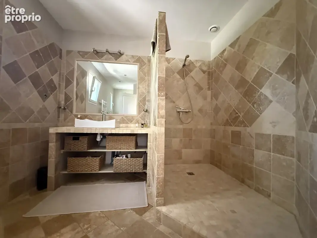 MAZAN   Villa d'exception de 240 m2, piscine chauffée, parc arboré de 2 500 m2 sans vis-à-vis - photo 20