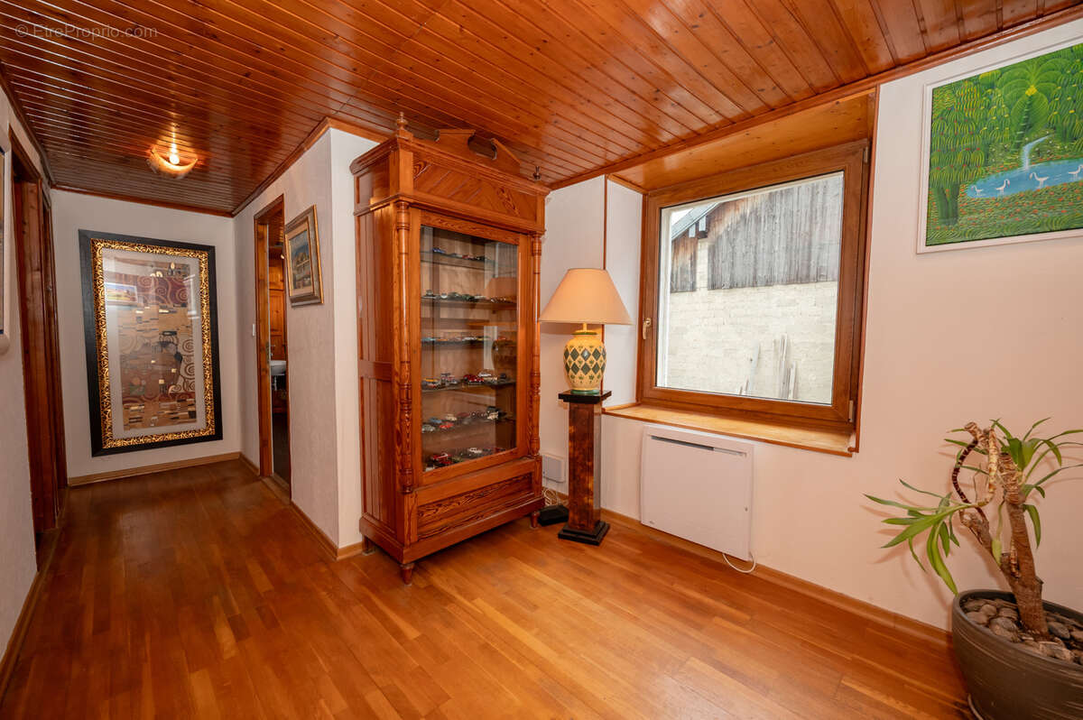 Maison à OUHANS