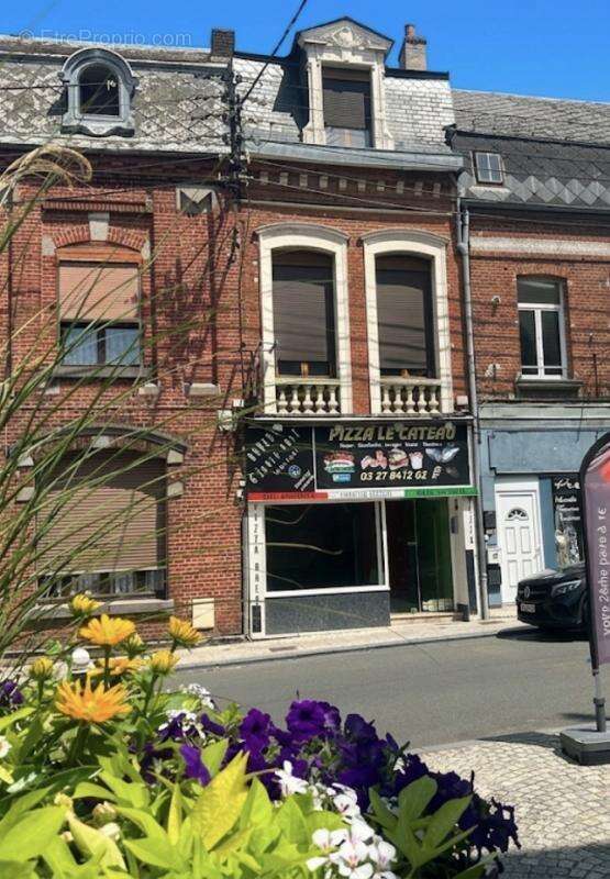 Ensemble immobilier 2 appartements+local commercial - photo 6