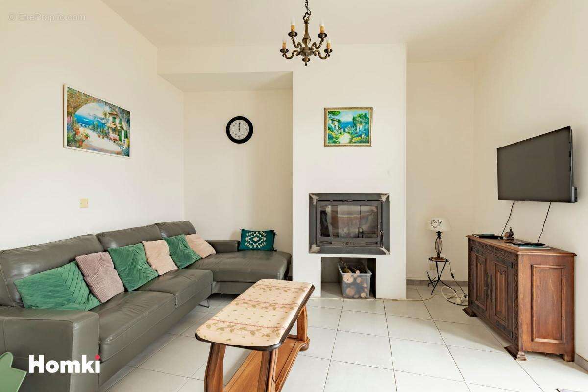 Maison de ville T8 de 227 m2 à Gardie 11250 - photo 3