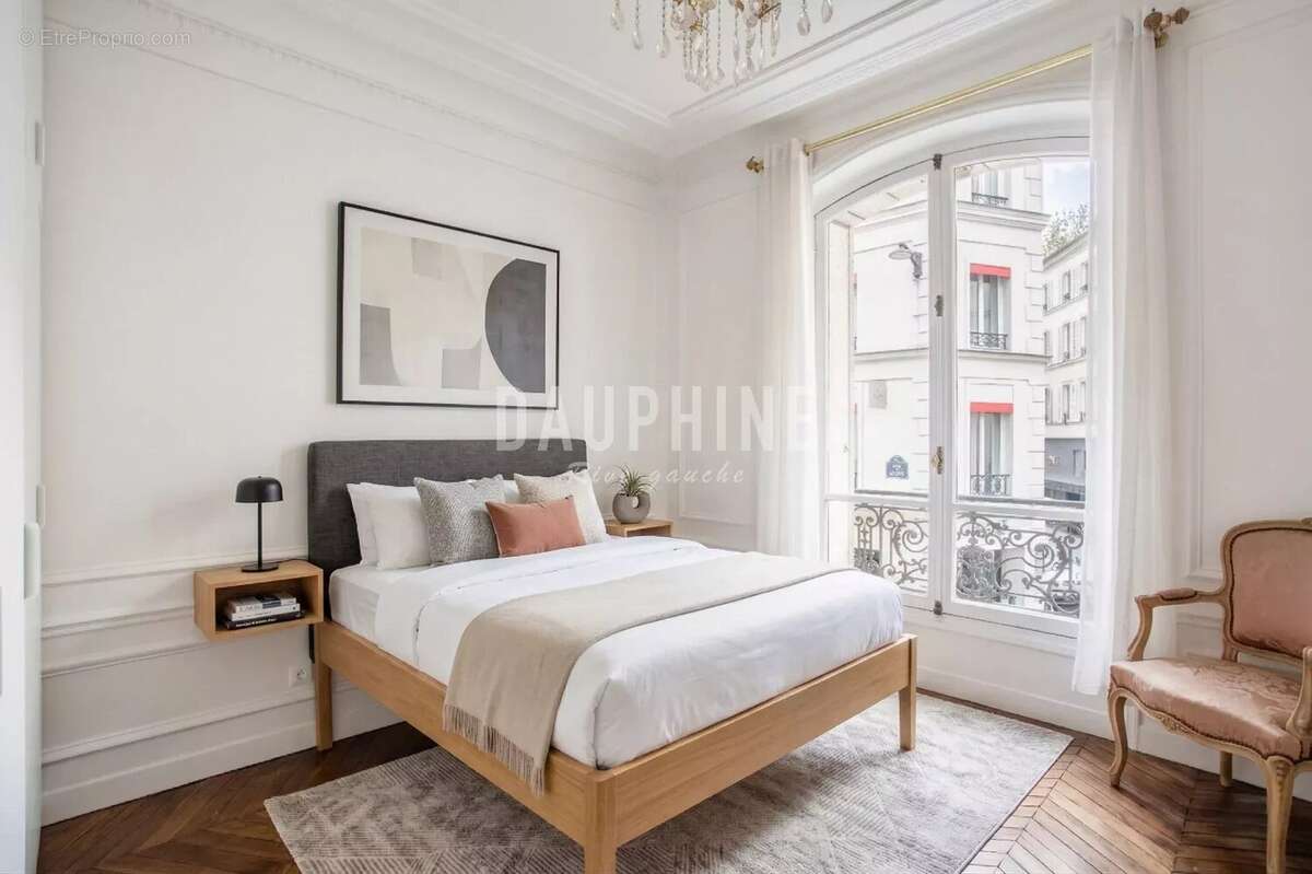 Appartement à PARIS-8E