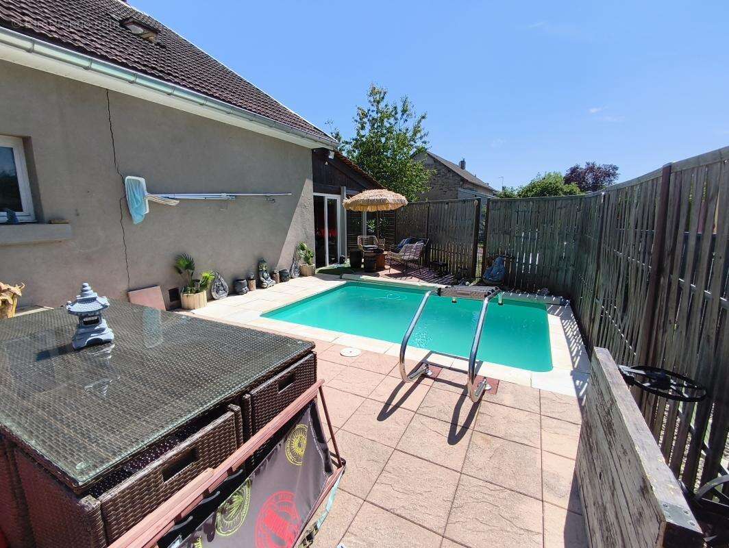 Maison à AILLEVILLERS-ET-LYAUMONT